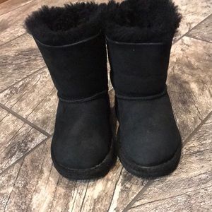 Little girl bailey bow ugg boots